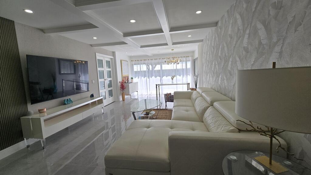 300 Golfview Terrace, Boynton Beach, FL 33426