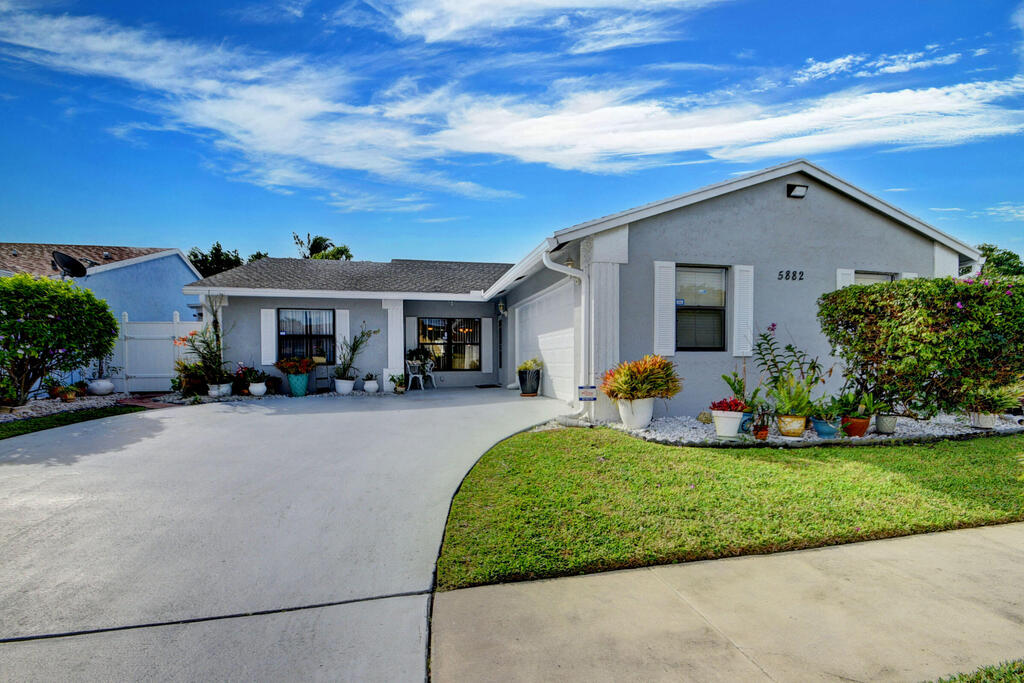 5882 Lincoln Circle, Lake Worth, FL 33463