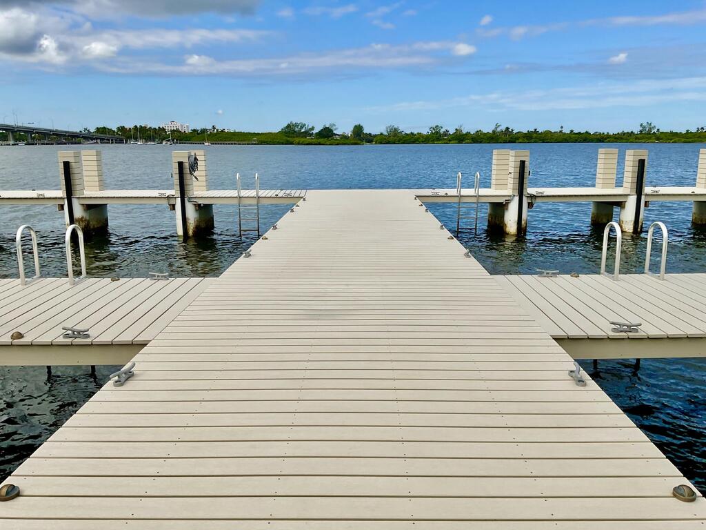 2840 S Ocean Boulevard, Palm Beach, FL 33480