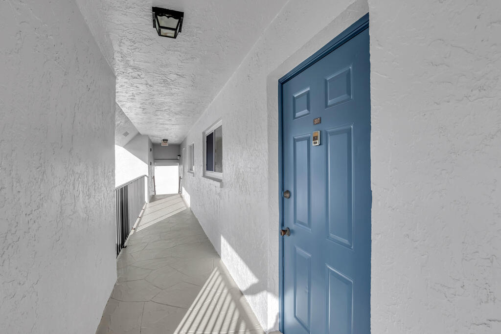 2845 22nd Avenue, Delray Beach, FL 33445